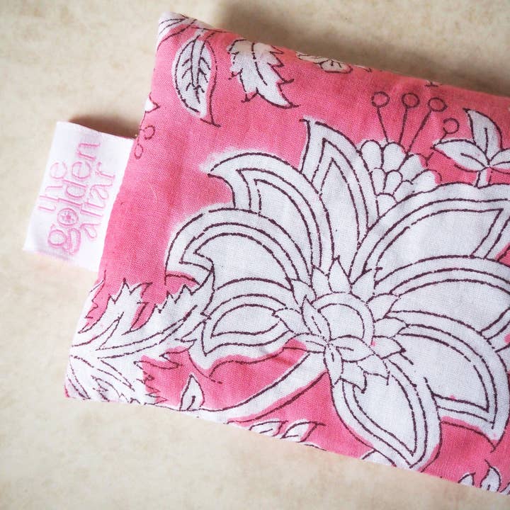 The Golden Altar – Großhandel Spa-/Therapie-Kissen – Rosa bedrucktes Augen-Kissen2