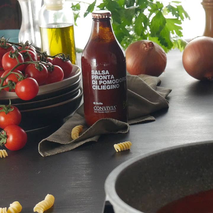 CONVIVIA for italian food lovers - Vendita all'ingrosso Sughi pronti - Salsa pronta di pomodoro ciliegino bio 330g