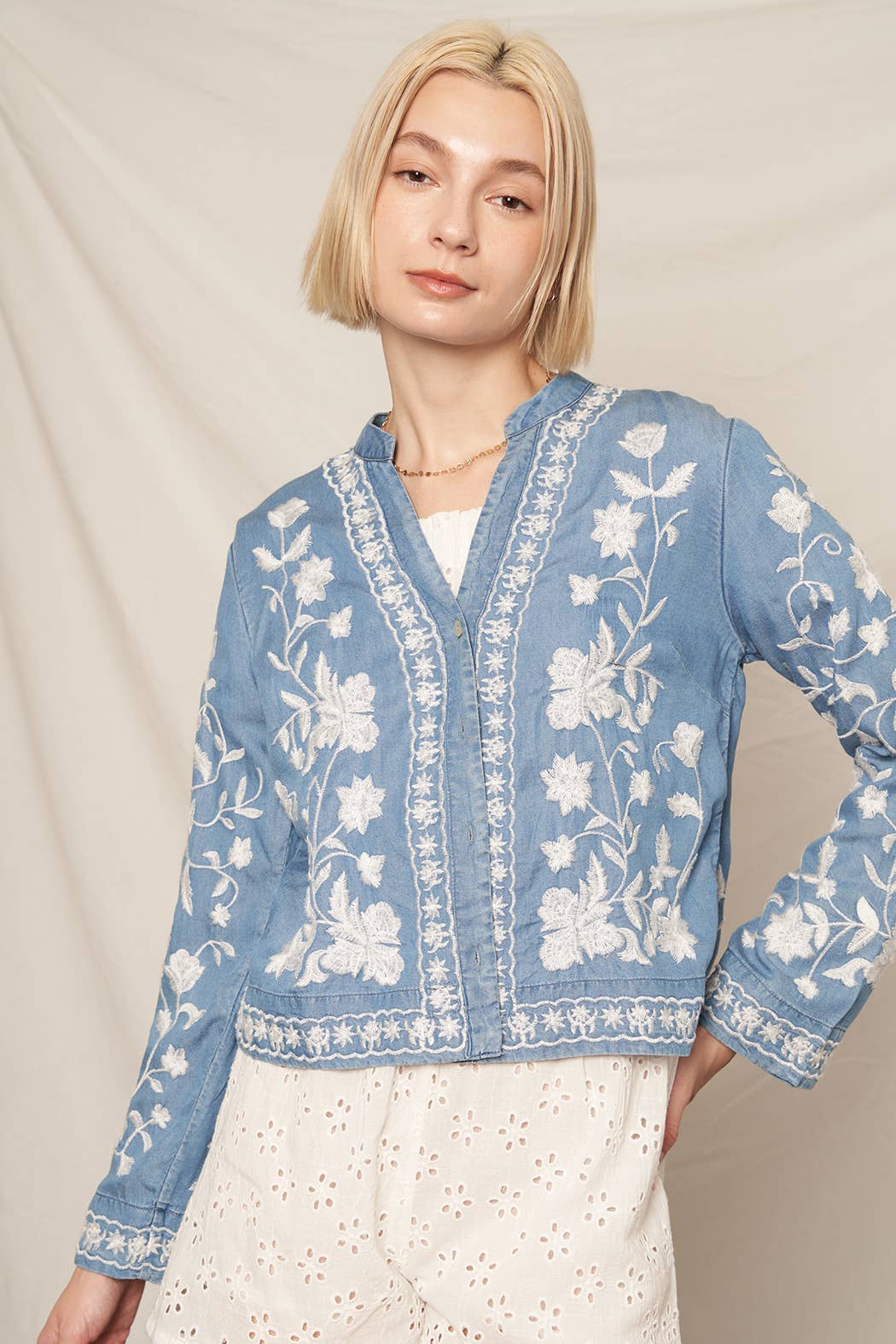 En Crème - Wholesale Blouse - Women's - Long Sleeve Embroidered Denim Button Down Top7