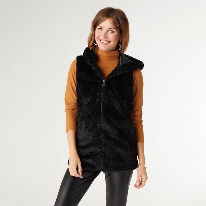 COCO + CARMEN - Wholesale Outerwear Vest - Women's - Lyric Faux Fur Hooded Vest3