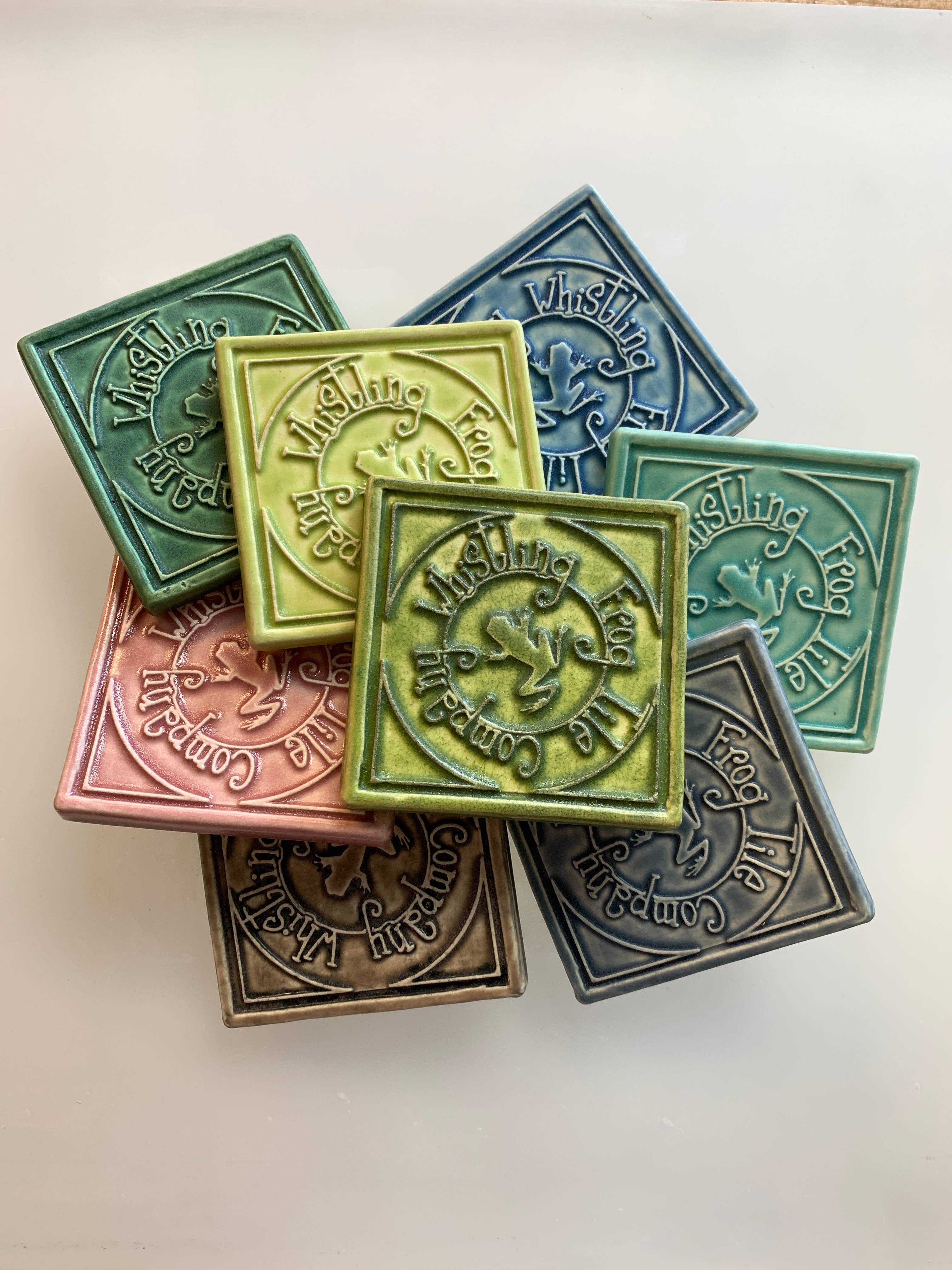 Whistling Frog Tile Inc. – Engroshandel Vægfliser – Hund ved hegn kunstflise 4x4 hundebutik gave8