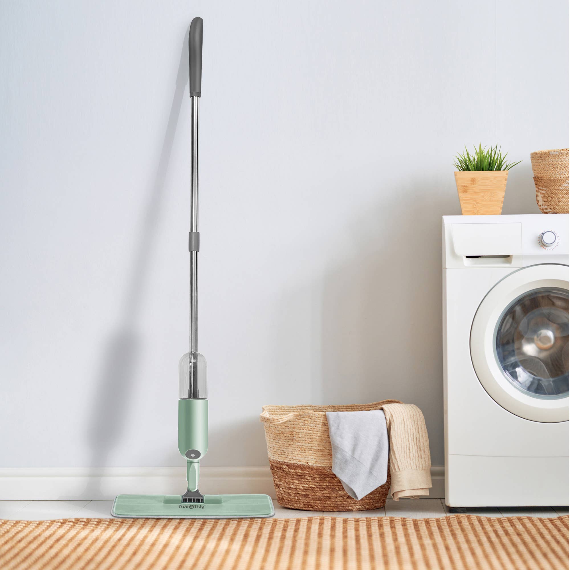 True & Tidy - Vente Serpillères - Ensemble de balai pulvérisateur avec réservoir rechargeable de luxe28
