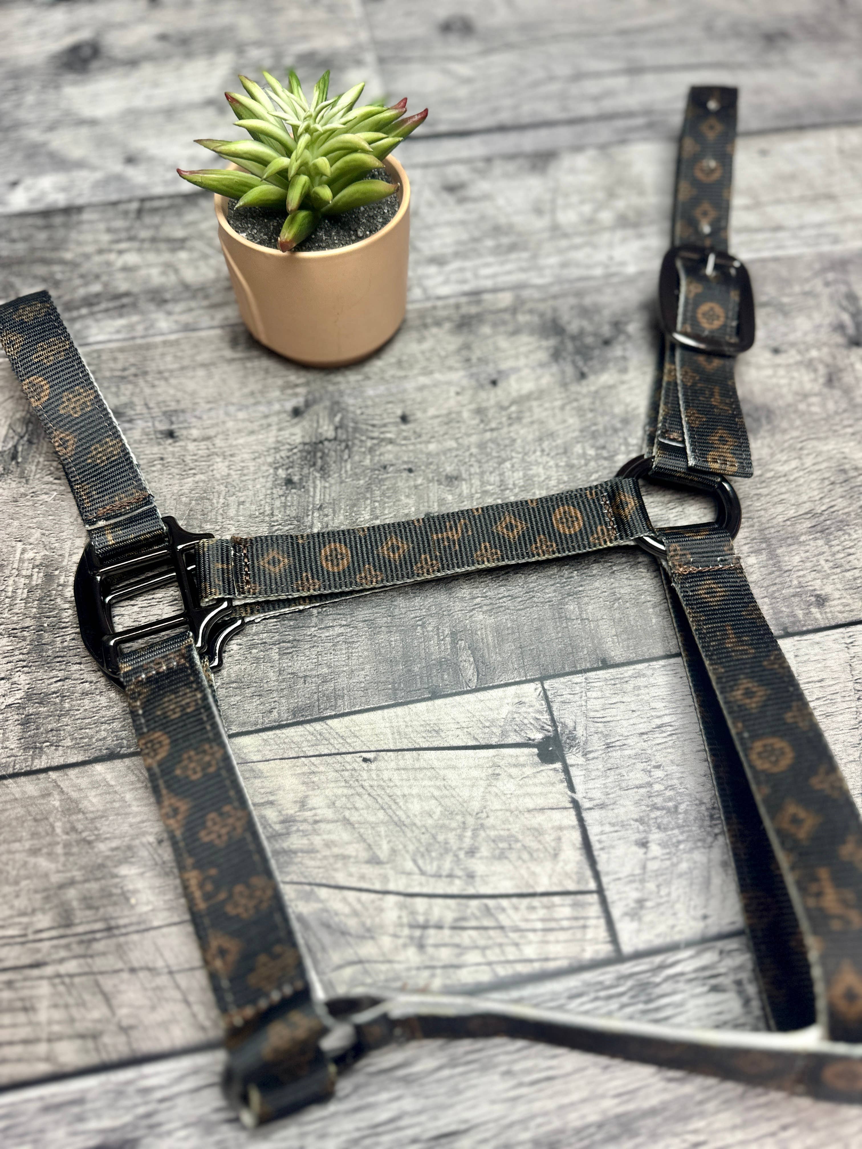 Schulz Equine - Wholesale Horseback Riding Gear - Nylon Halter - Horse Size34