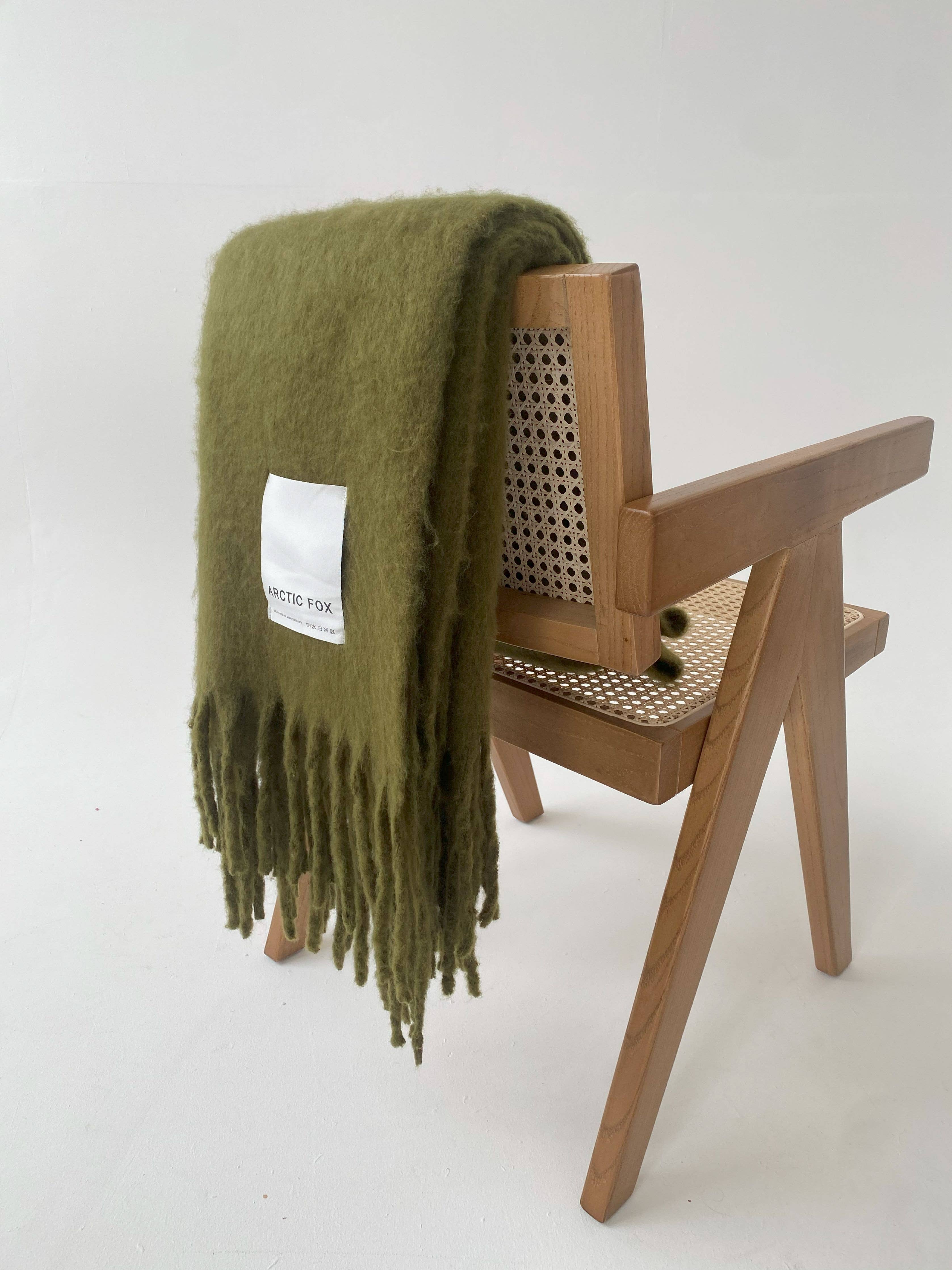 Arctic Fox & Co. - North America - Wholesale Throw Blanket - The Reykjavik Throw - 100% Recycled - Sea Kelp - FW252