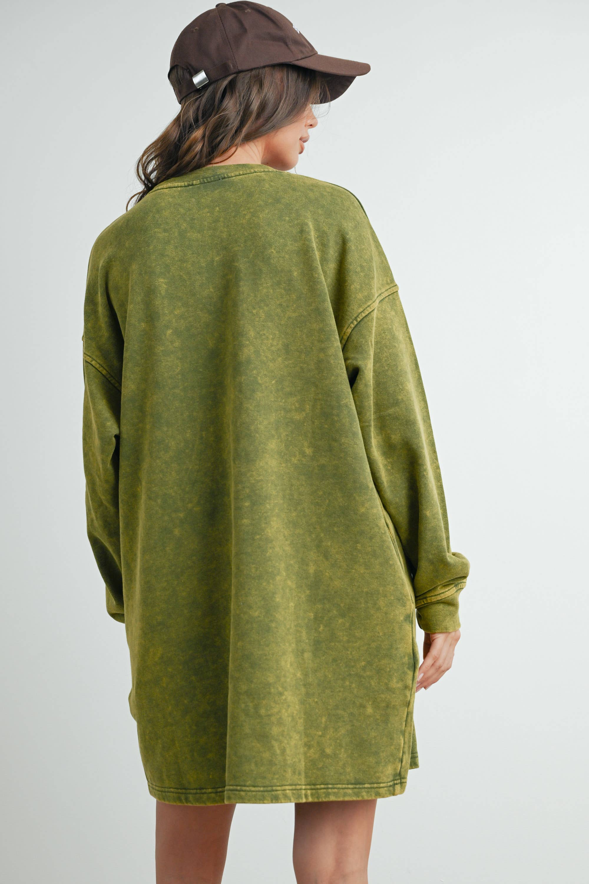 BUTTERMELON – Engroshandel Kjole - Dame – Lang acid wash sweatshirt-kjole - BMD753823