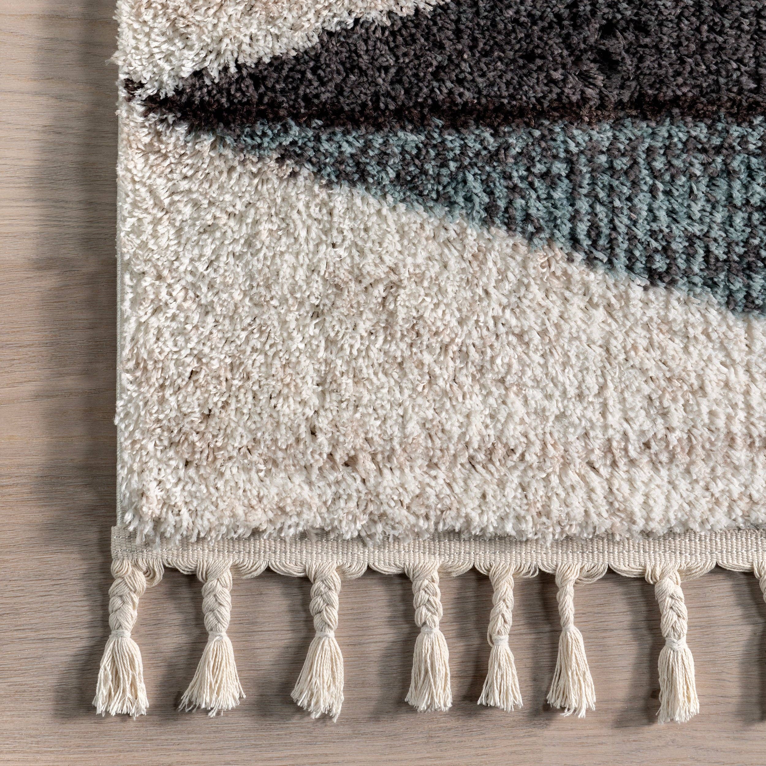 Rust Kali Shaggy Diamond Tassel Area Rug for wholesale on Faire19
