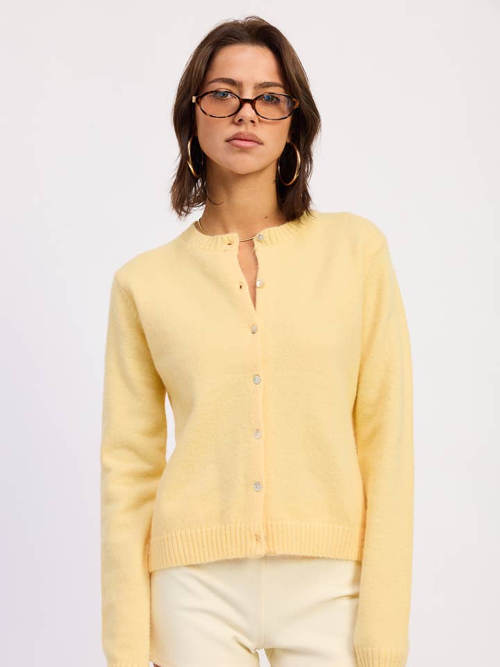 CARDIGAN AJUSTÉ À BOUTONS pour la vente par Emory Park