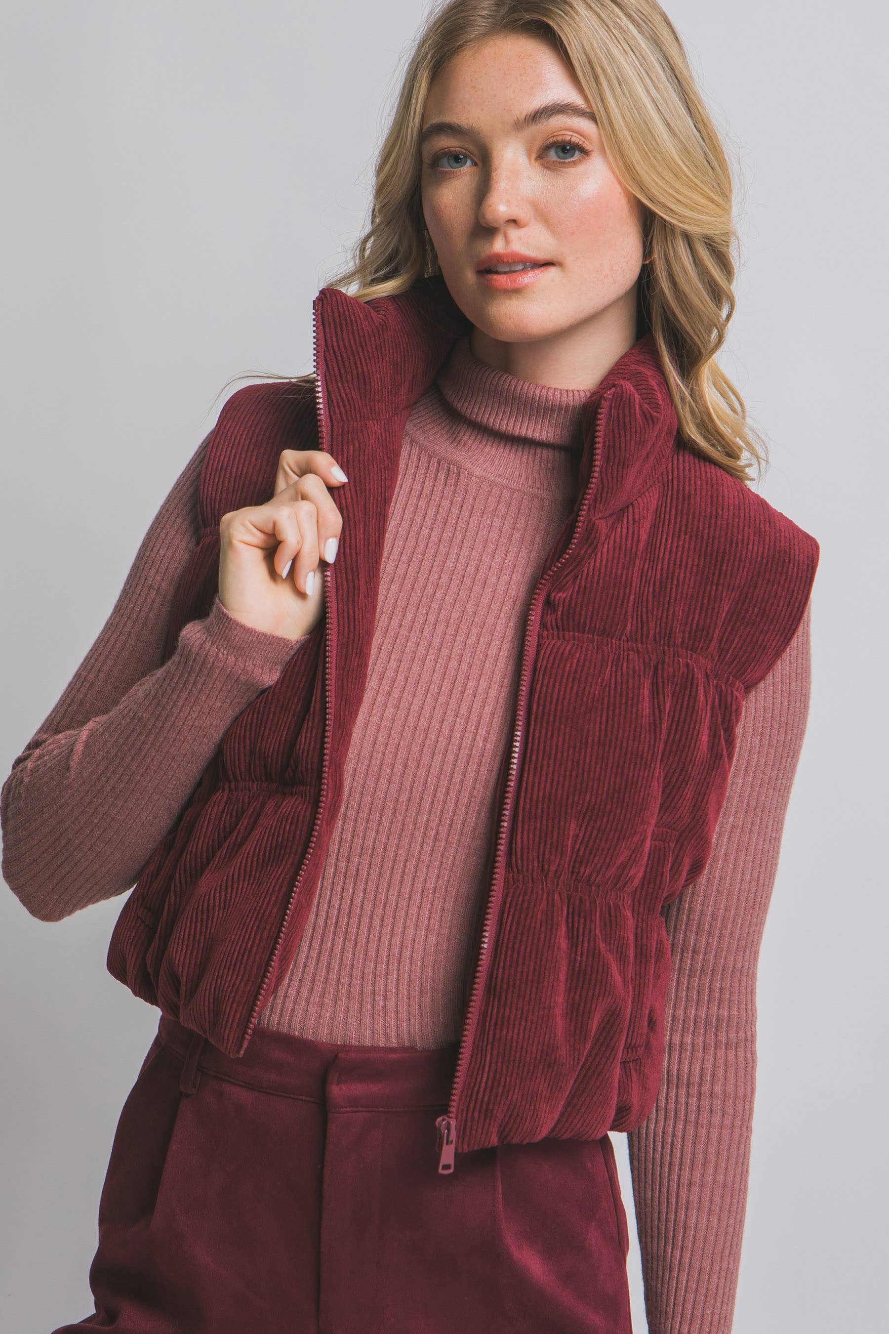 42POPS – Großhandel Oberbekleidungsweste – Damen – .Pufferweste mit Taschen25