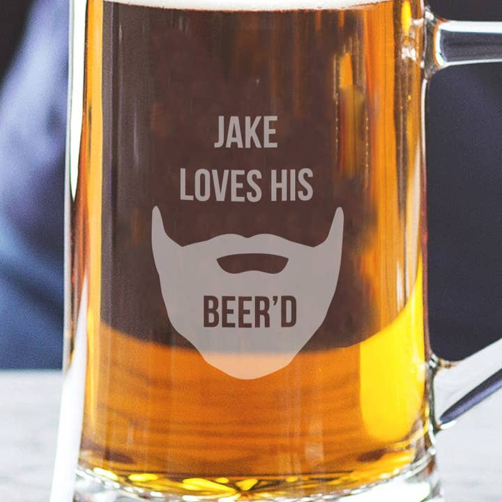 Chope personnalisée « Loves His Beer » pour la vente par Becky Broome