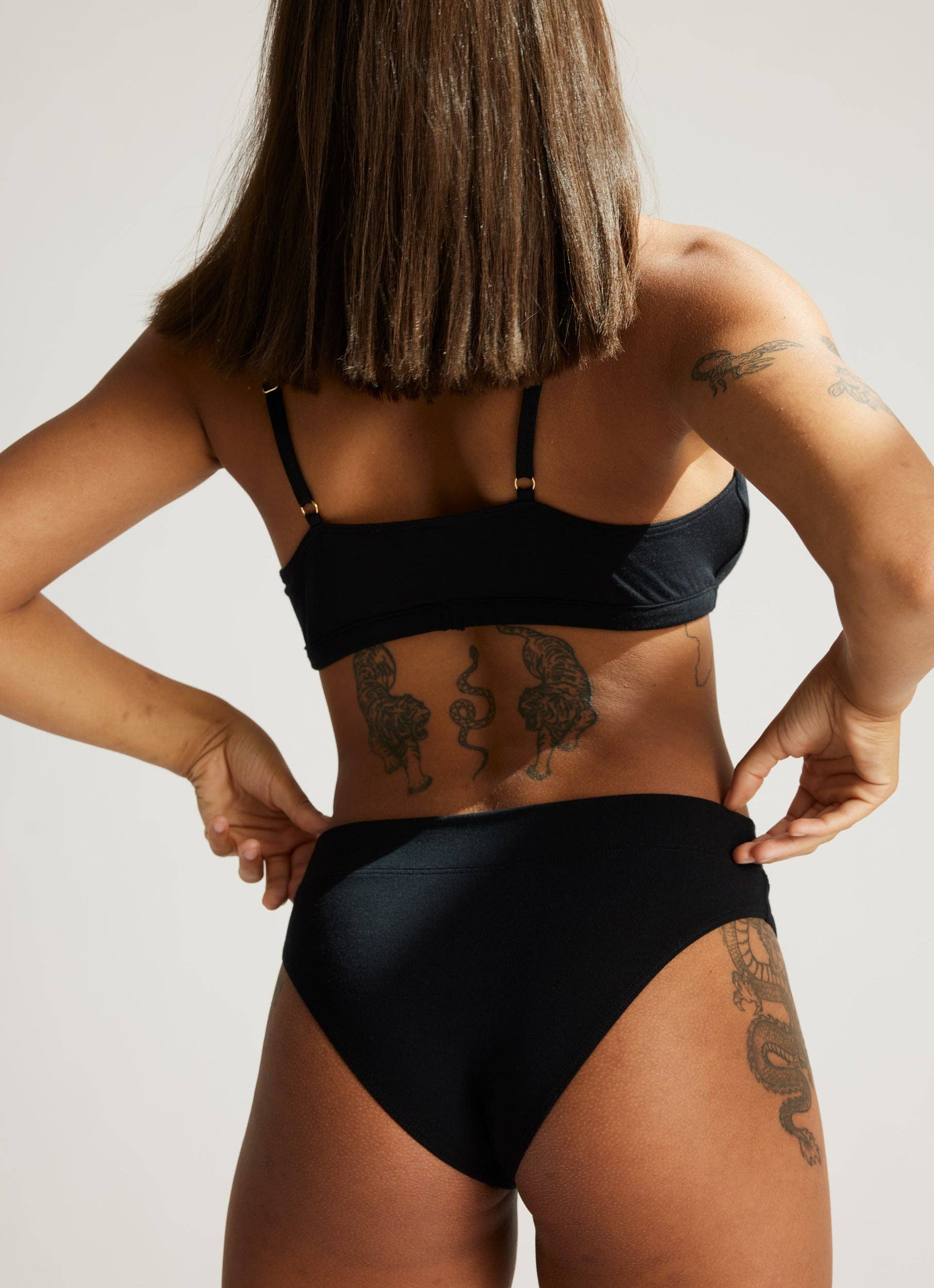 WORON. - Vendita all'ingrosso Intimo - Donna - Slip hi cut super elastici in modal - Nero7