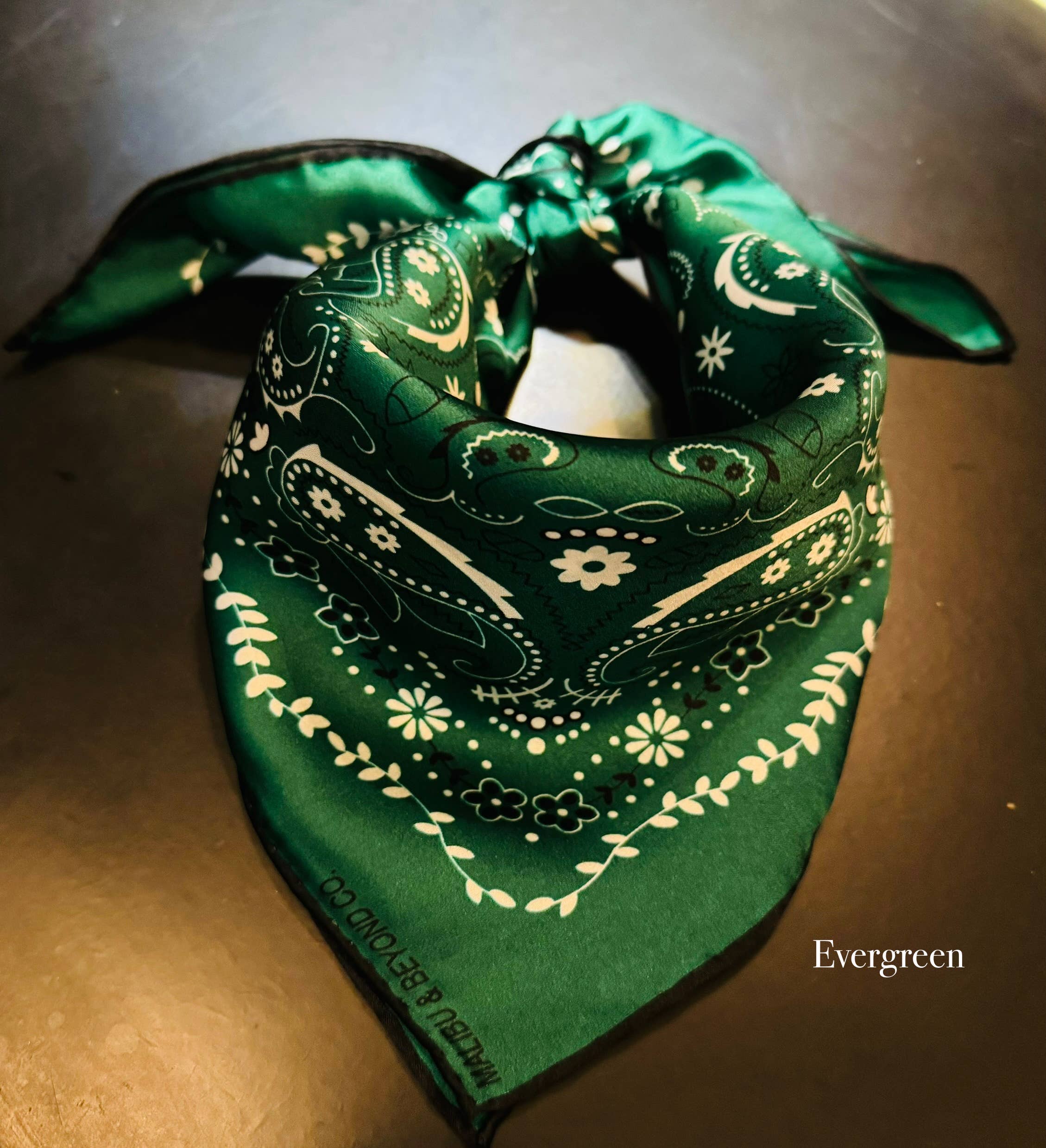 Malibu & Beyond Co /LENNOX MODE - Vendita all'ingrosso Bandana - Donna - Iconico bandana vintage americano in seta di gelso 100%!5