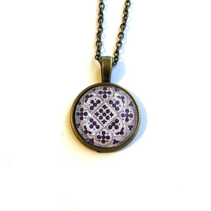 Rosetón de 1974, Catedral de Lausana, sello postal suizo, joyería con sello postal, collar con sello postal vintage, acabado en bronce envejecido para venta al por mayor de Postage Stamp Jewelry