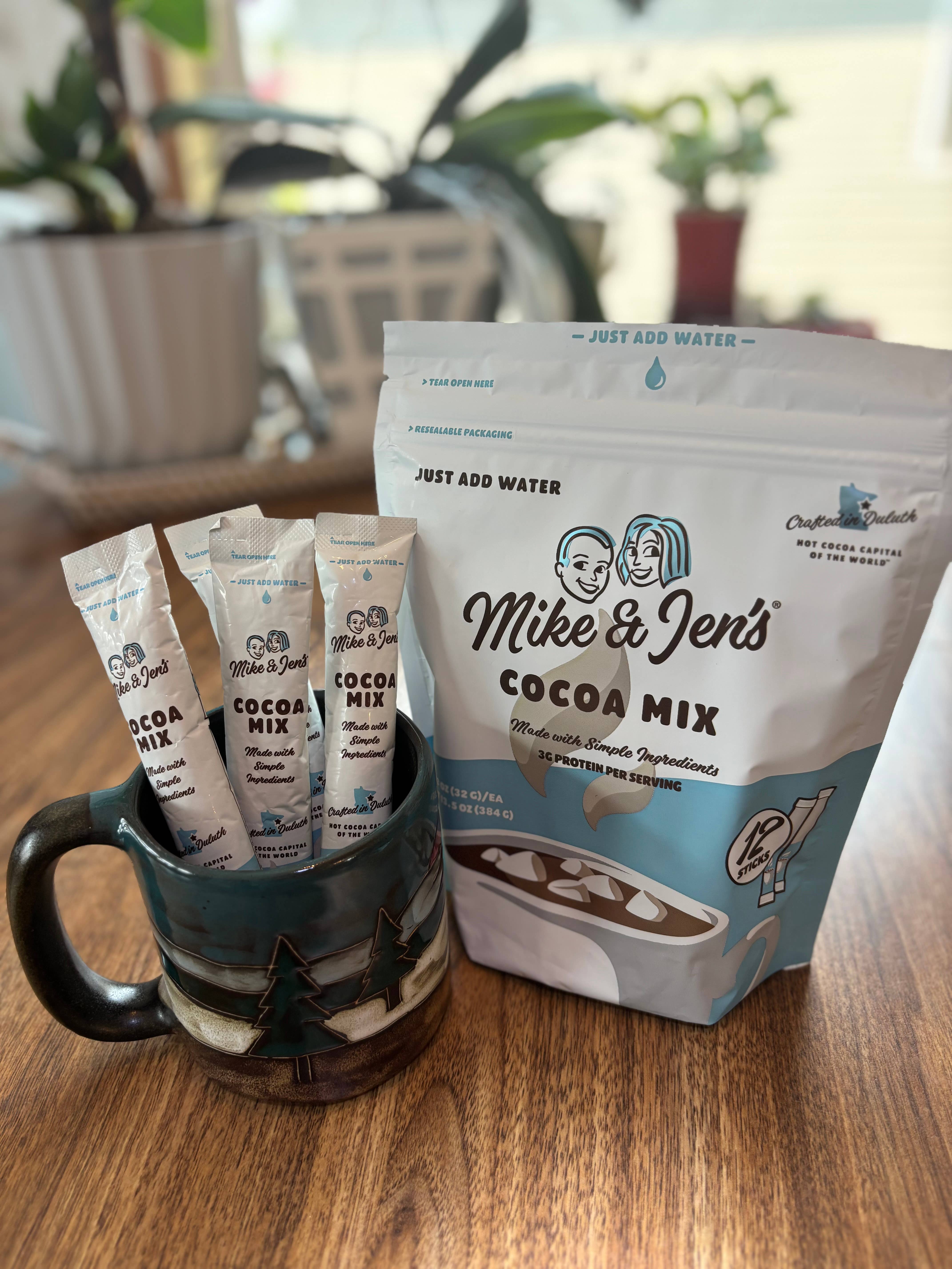 Mike and Jen's Hot Cocoa - Vente Préparations/kits pour chocolat chaud - Chocolat chaud à portion individuelle de Mike et Jen (32 g chacun)1