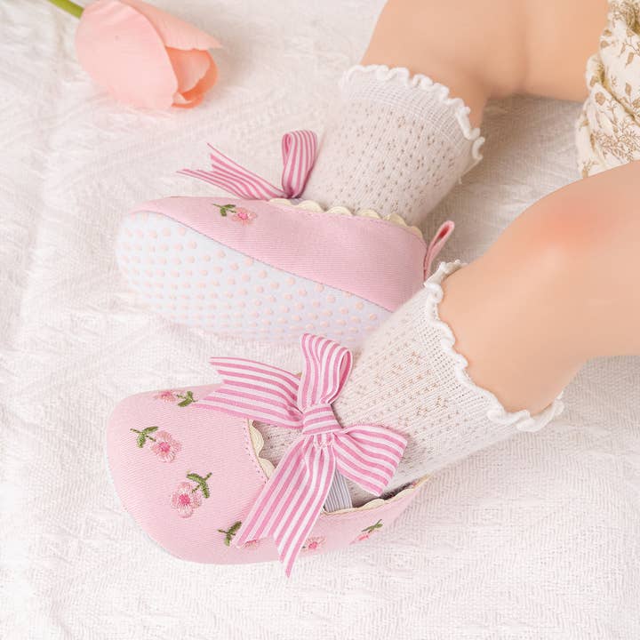 Kids Charm Online - Wholesale Crib Shoes - Baby - Embroidered girls baby shoes with front bow.11