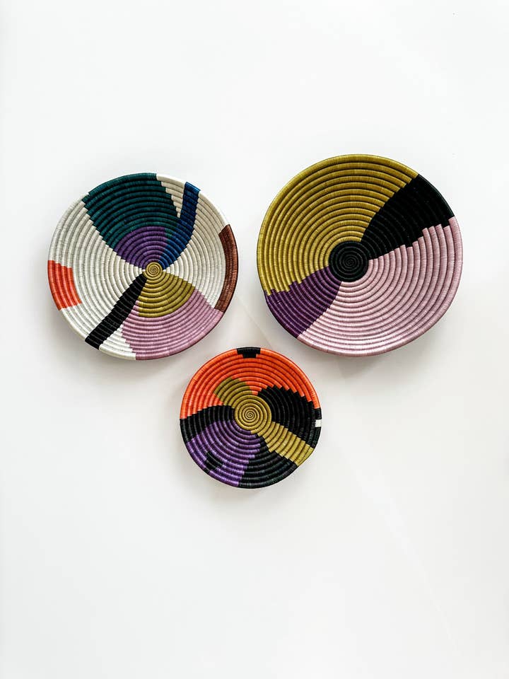 Ensemble de 3 paniers colorés pour décoration murale, décoration intérieure pour la vente par sifadesigns