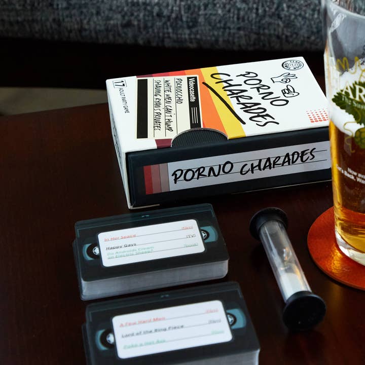 Clarendon Games USA – Engroshandel Kortspil – Porno Charades Voksen Kortspil5