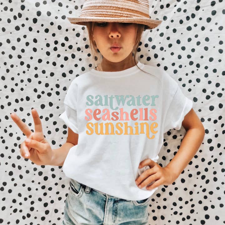 Saltvatten, havsskal och solsken T-shirt för barn för wholesale av AvaryMaeInspirations
