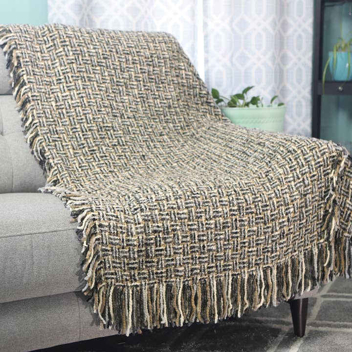 Plaid Athena Fossil 45x72 États-Unis pour la vente par Bedford Collections