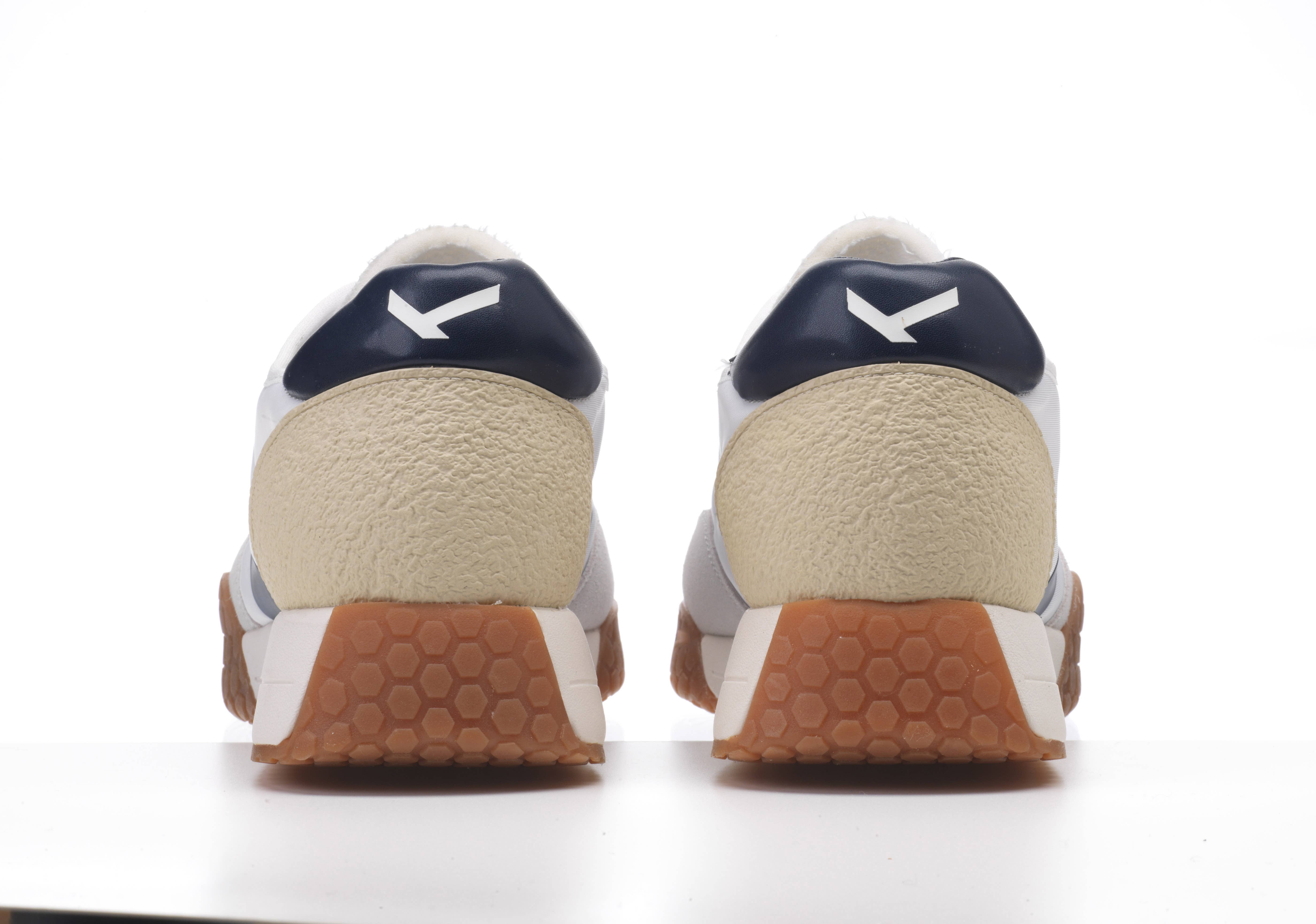 KEH-NOO - Wholesale Lifestyle Sneakers - Men's - The Ambassador: Timeless lifestyle sneakers, Italian design24