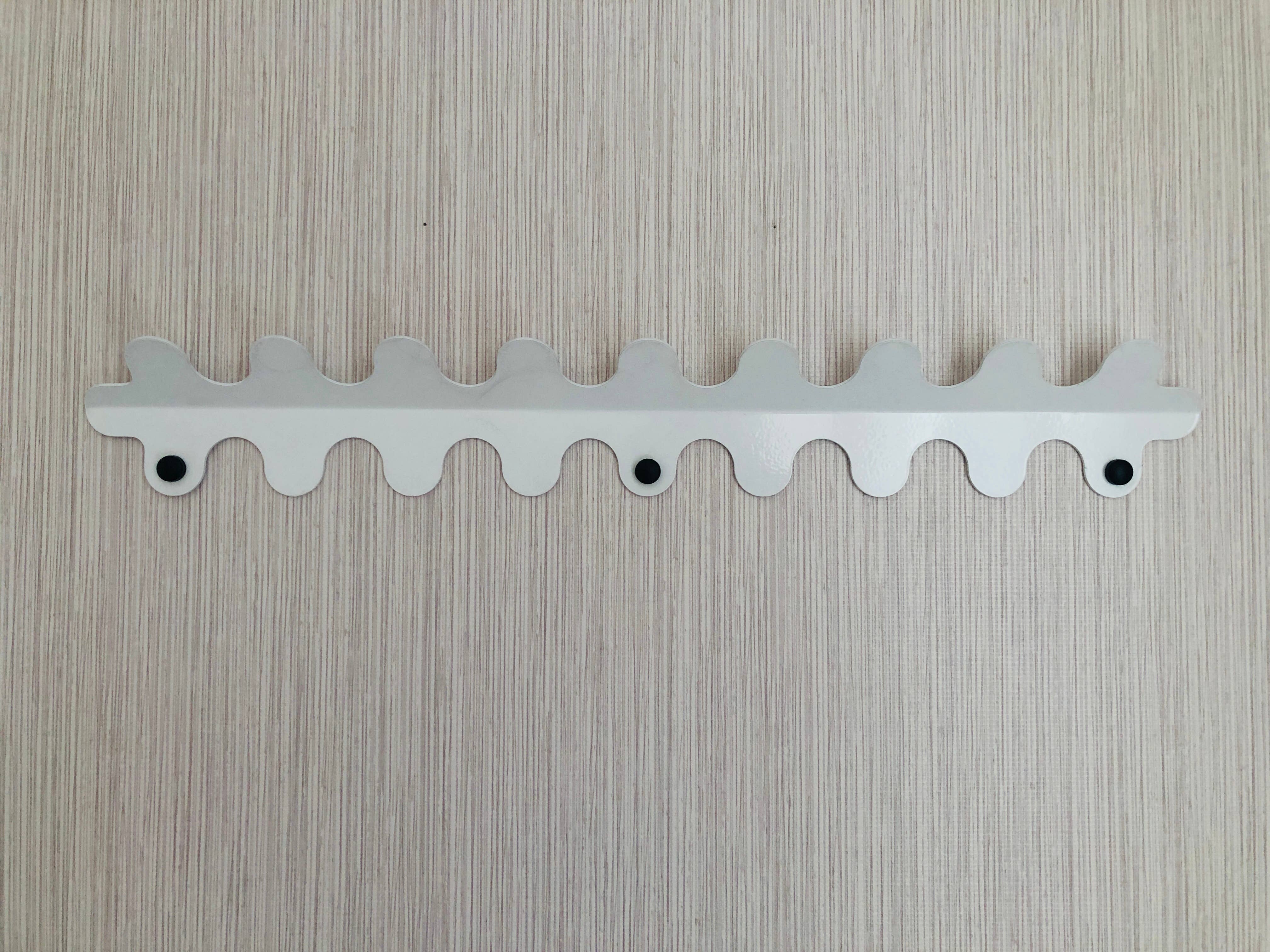 CosyDecorArt – Großhandel Wandhaken – Wiggle Metallbügel, Schnörkelgarderhaken, Wackelwandhaken, schwarzer, gelber, weißer Farbaufhänger für den Eingangsbereich, strapazierfähig9