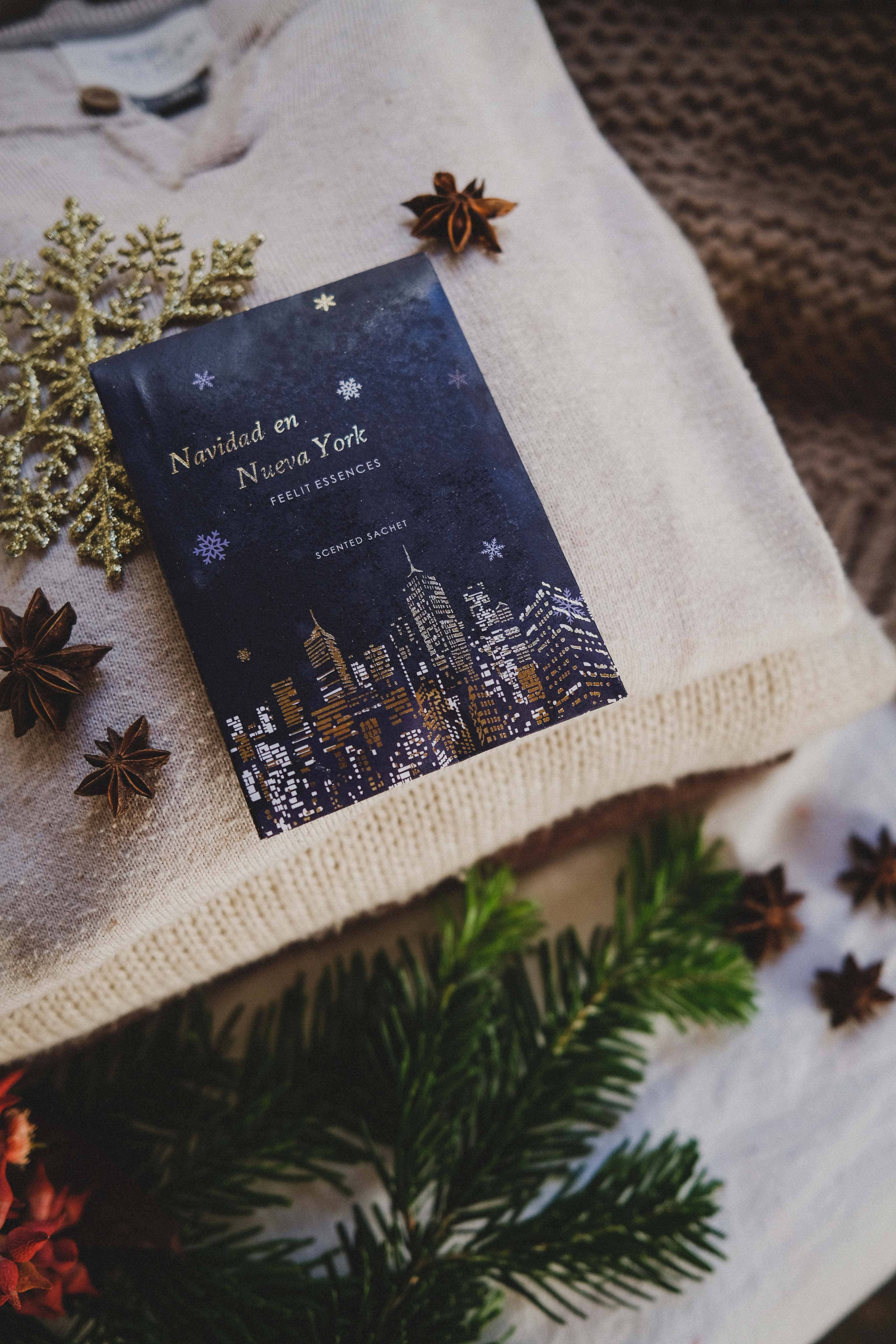 FEELIT-ESSENCES - Wholesale Air Freshener - Scented wardrobe bag. New York Christmas Collection2