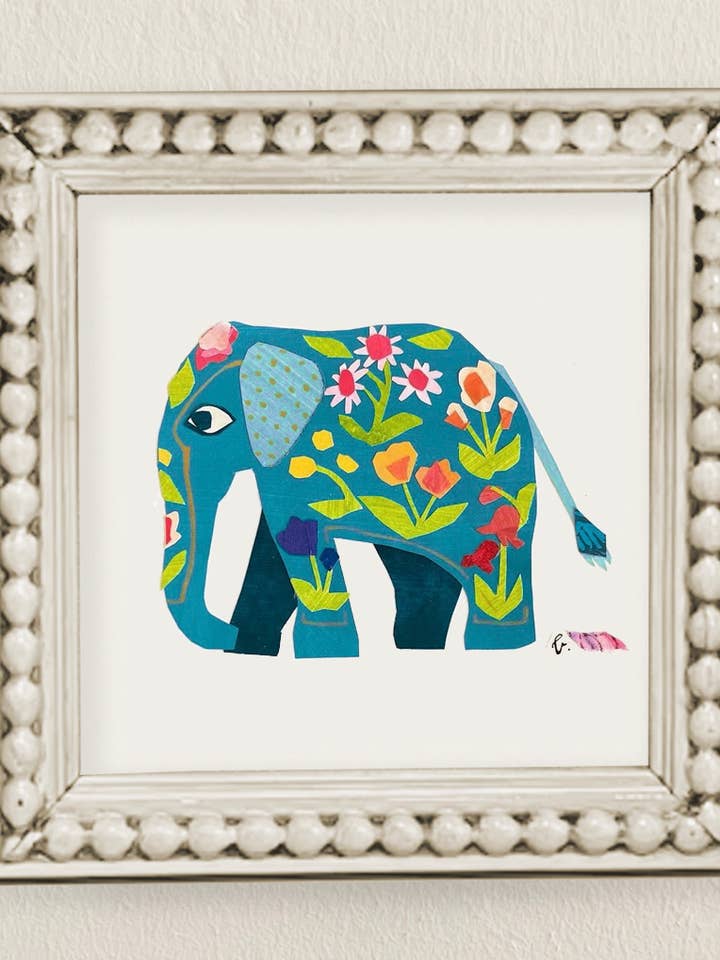 Impresión artística enmarcada de Hathi con flores para venta al por mayor de Maris Mirum