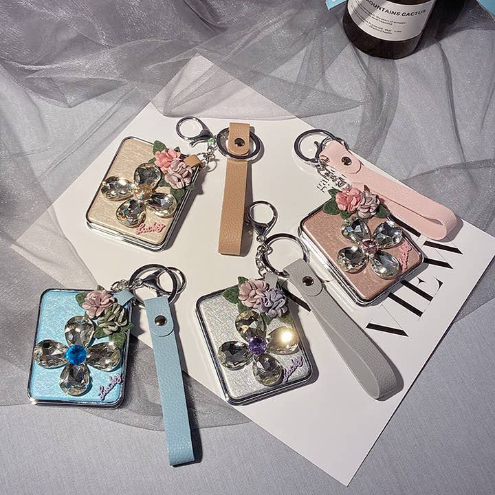 PEACH ACCESSORIES - Wholesale Keychain - Women's - Flower and Crystals Compact Mirror Keychain 602604