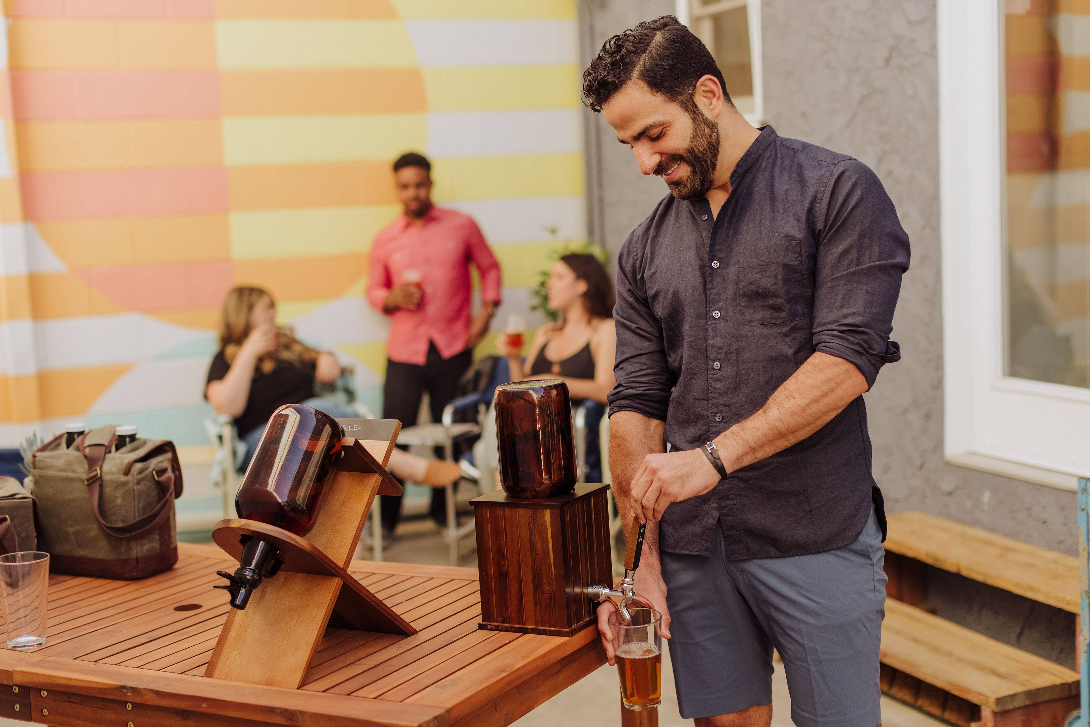 Picnic Time Family of Brands - Wholesale Beer/Wine Caddy - Growler Stand with 64oz Glass Growler2