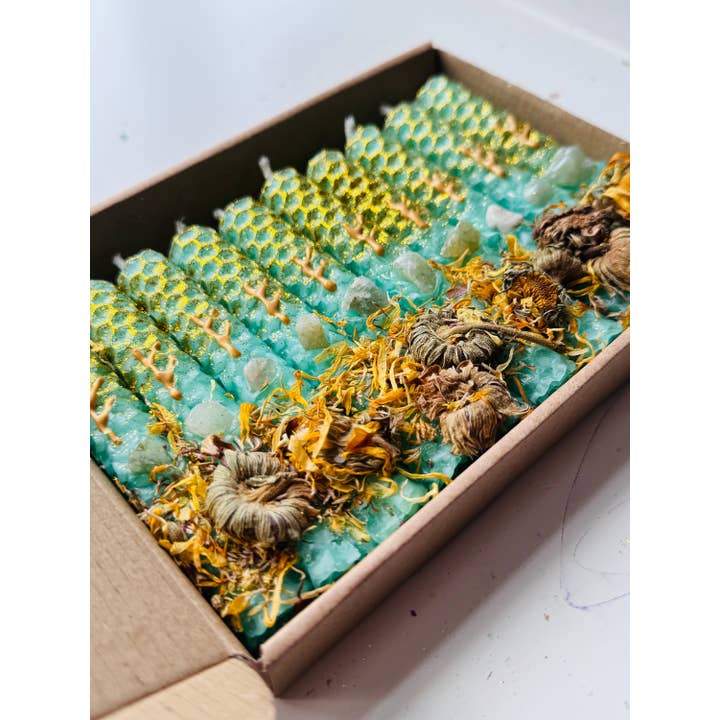 Phoenix Candle Company – wholesale Avsmalnande ljus – Lyxiga bivaxljus med runor, örter och glitter – förpackning med 102