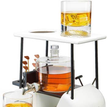 The Wine Savant Golf Club Whiskey Decanter and 4 Liquor Glasses - Whisky Decanter & Glass Set