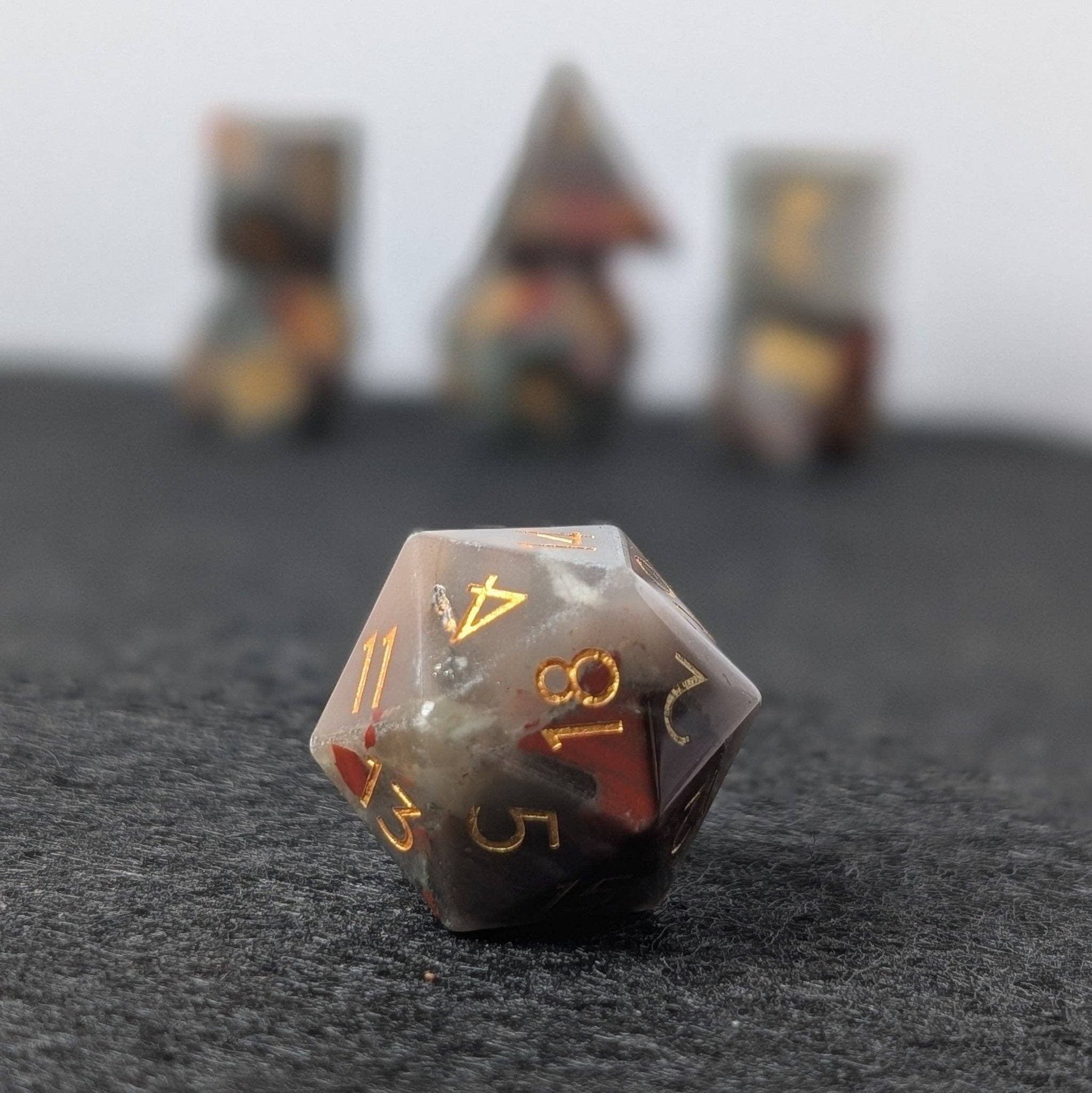 EBONWOOD – Großhandel Würfel – Blutstein - 7-teiliges polyedrisches Edelstein-Würfelset5