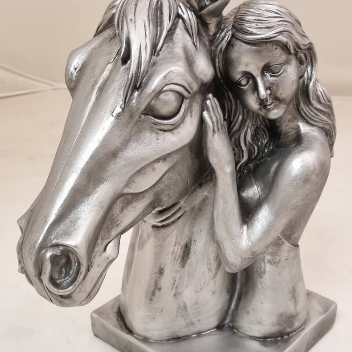 Cabeça de cavalo com garota 32 cm por atacado de Ambiente Haus