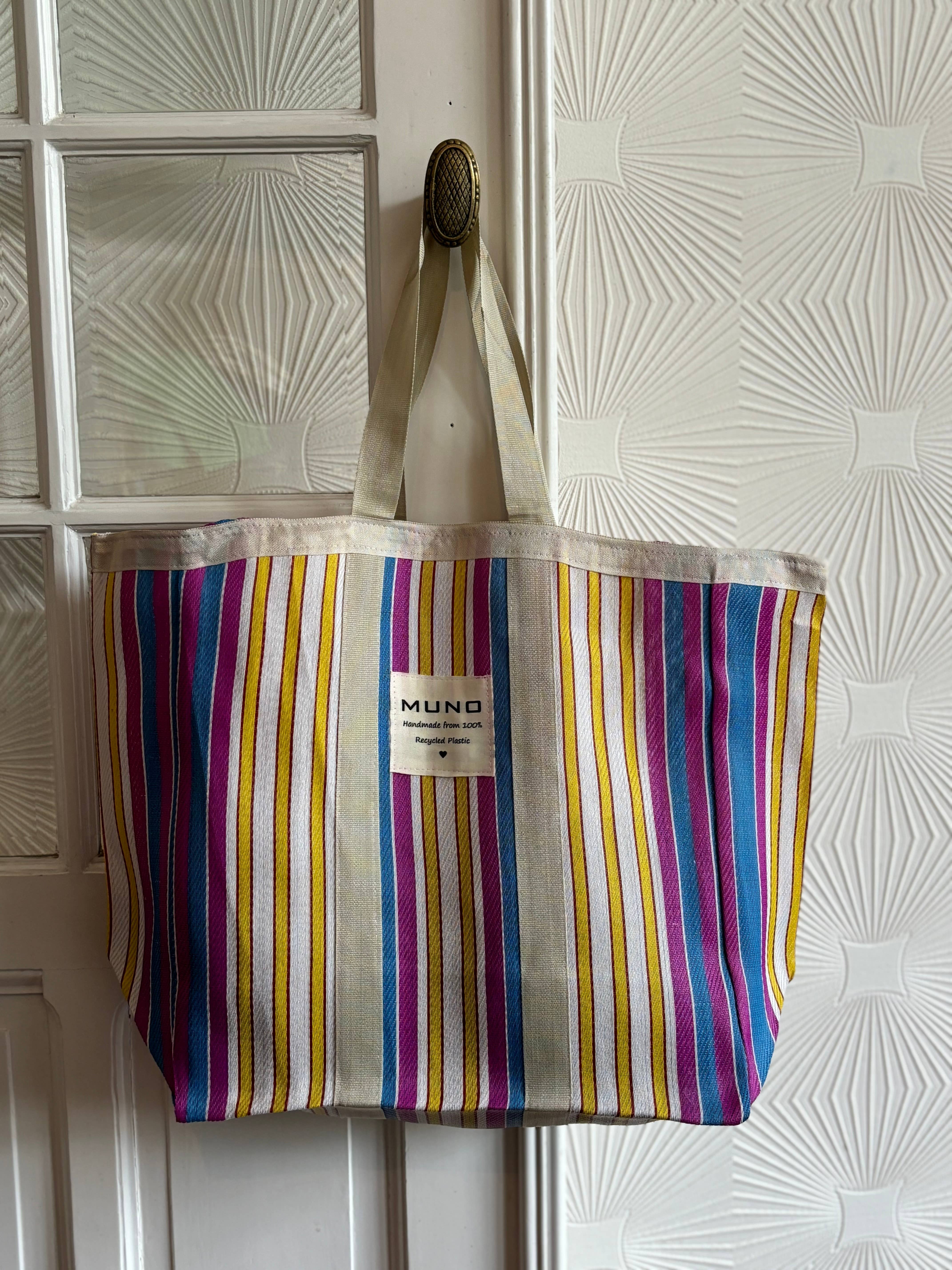 Muno - Vente Tote bag – unisexe - Sac XL en nylon recyclé fait main - rayures verticales bleu et violet4