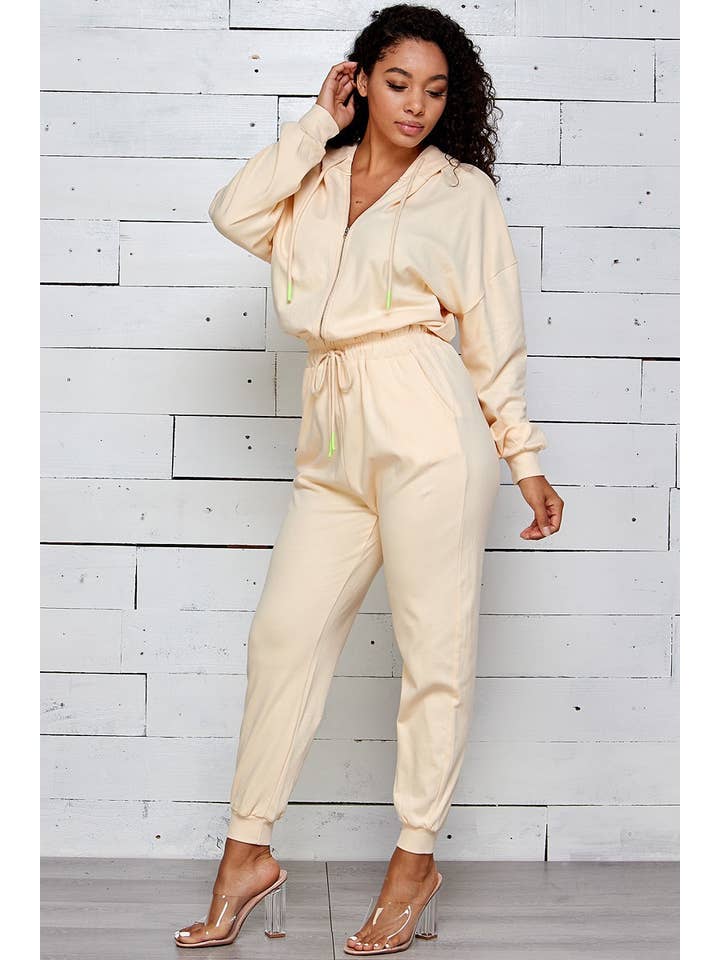 Shop Michella – Großhandel Jumpsuit – Damen – SWEAT-KAPUZEN-JUMPSUIT MIT RIPPBAND
