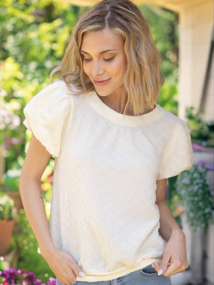 34353 Top corto texturizado con mangas de burbujas para venta al por mayor de VOY