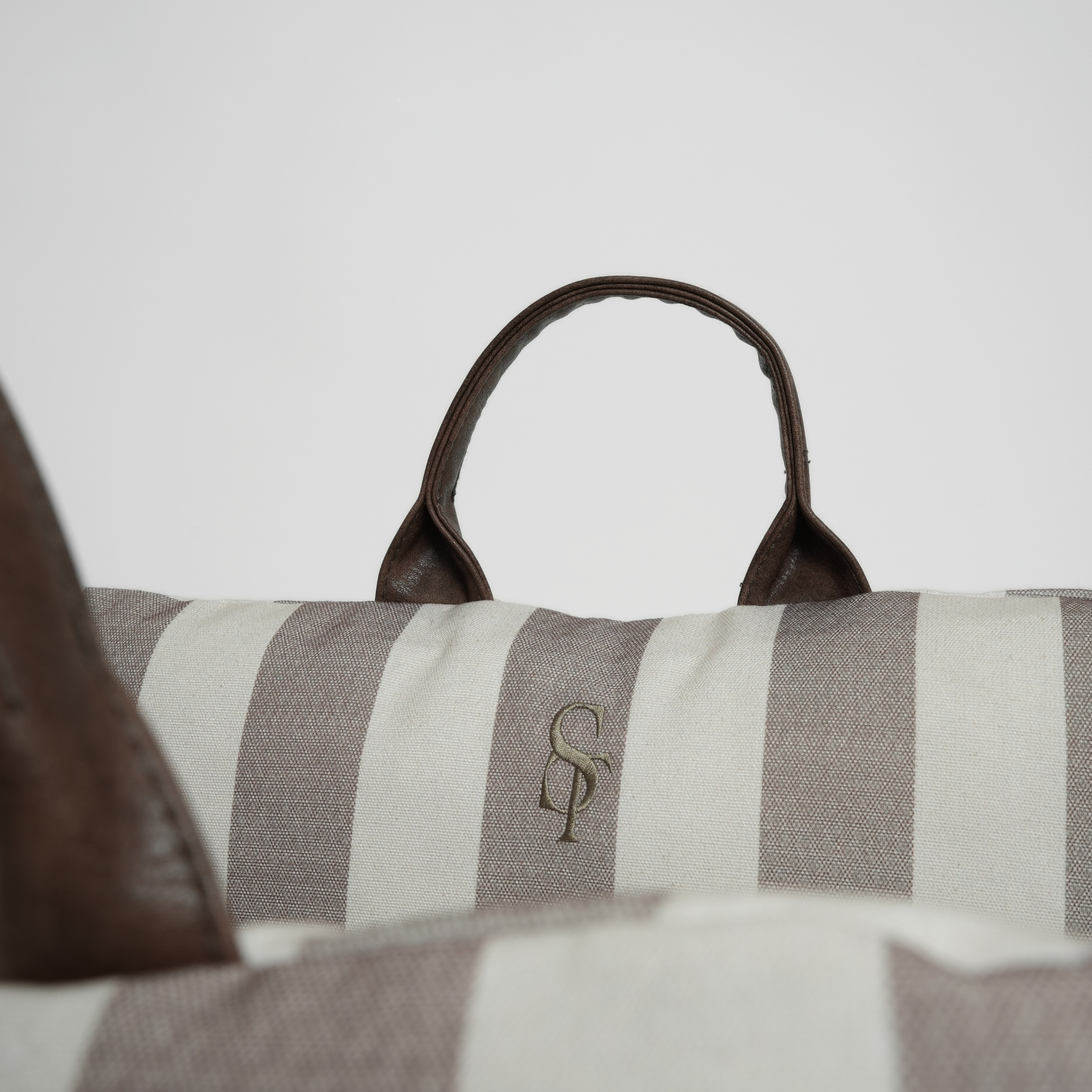 Staey - Wholesale Pet Carrier - Dog - Lara Car Seat | Striped 2.03