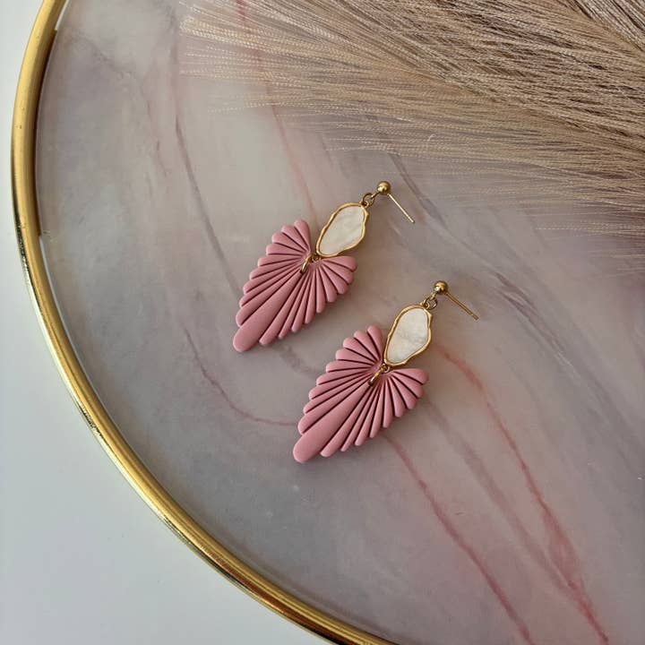 Duestelle Italia - Wholesale Dangle Earrings - Nacre Dream - Handmade Leaf Earrings with Mother of Pearl