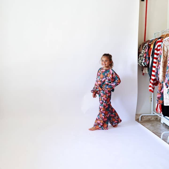 Minimalist Folk Co. - Wholesale Lounge Set - Kids - MAYA SET | 2 PIECE OUTFIT | FLOWERS | GIRLS1