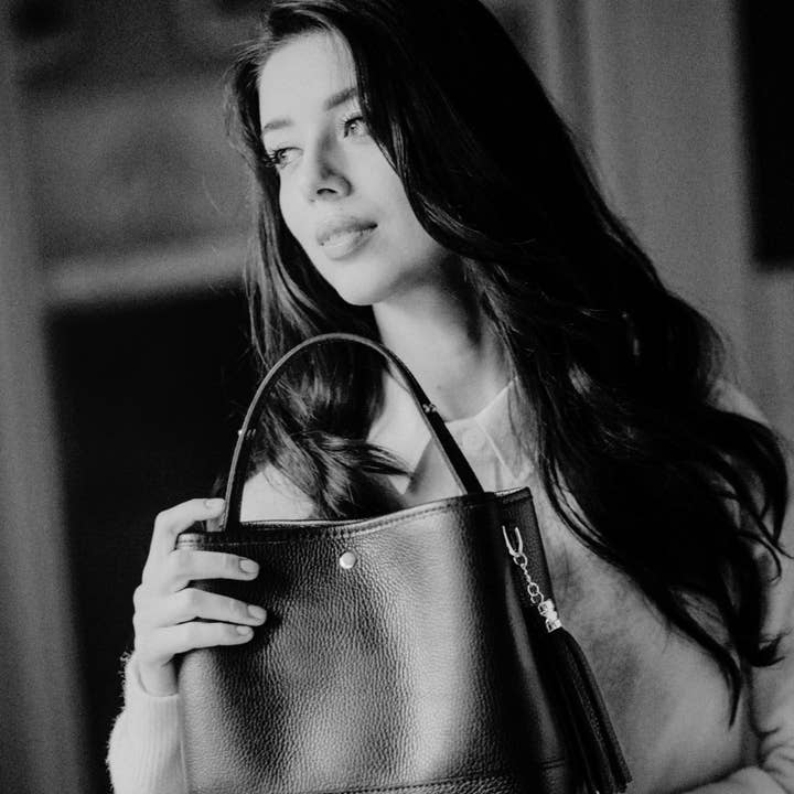 Prestige Milano - Wholesale Tote bag – Women's - Kendy Bag in Tan Dollar Leather7