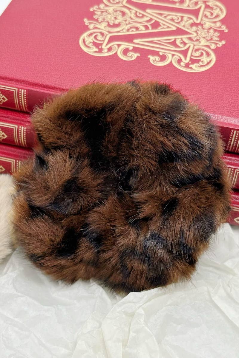 BYREN | ÉLINE L'ATELIER - Wholesale Hair Accessories Set - Women's - Leopard effect faux fur scrunchie FQ9YJ2
