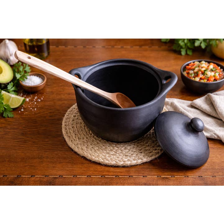 Kunsthandwerklicher schwarzer Tontopf – handgefertigt in Kolumbien für den Großhandel von Authentic Origin Colombia