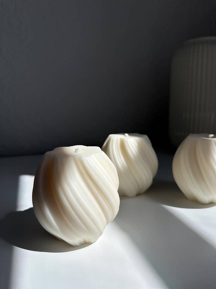 Swirled Sphere Candle – Handmade Decorative Soy Wax Candle for wholesale by Elizabeth’s Candles