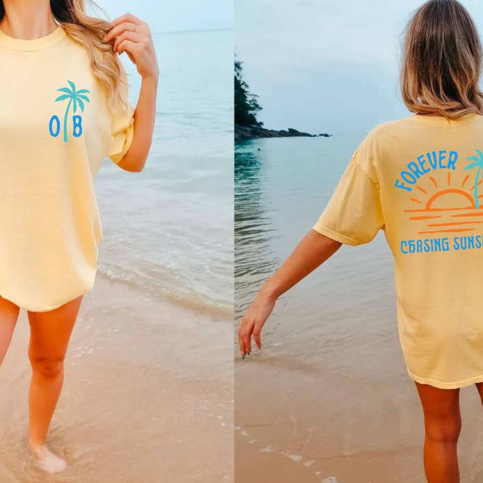 T-shirt "À la poursuite des couchers de soleil" | Personnalisé pour votre région pour la vente par The Ruffled Rhino