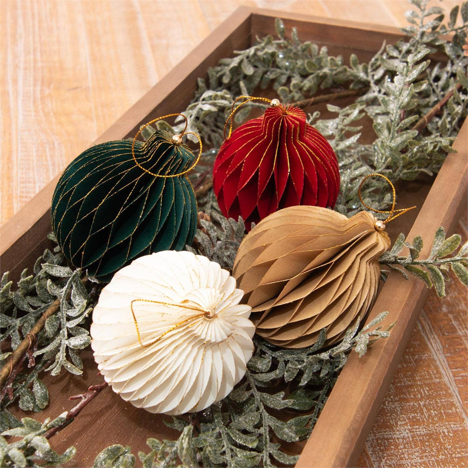 Audrey's Home & Gift – Engroshandel Julepyntsæt – Guldtippede honningkage runde ornamenter (Pk/04 Ast)2