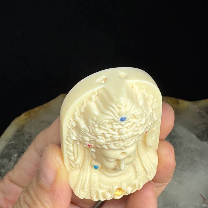 The 7 Directions - Vendita all'ingrosso Pietra/cristallo spirituale - Perla guru con ciondolo Buddha Guan Yin scolpita in noce di palma FY904