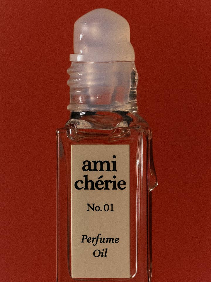 Private Label - Parfümerstellung für den Großhandel von Ami Chérie Design Studio