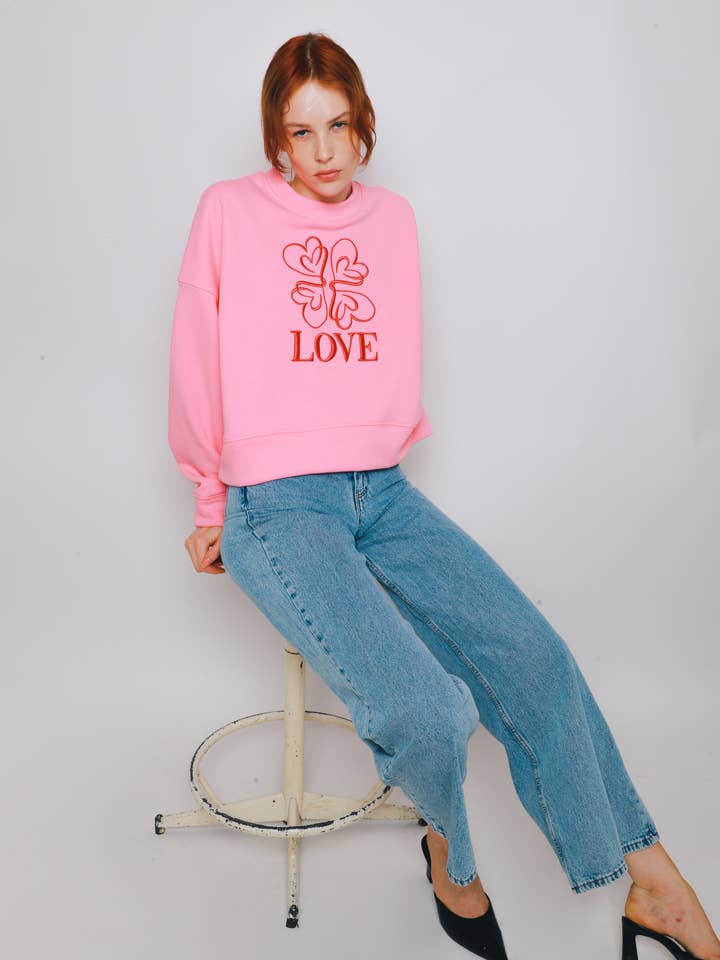 EASY MODE - Wholesale Graphic Sweatshirt - Women's - Embroidered sweatshirt - 80031