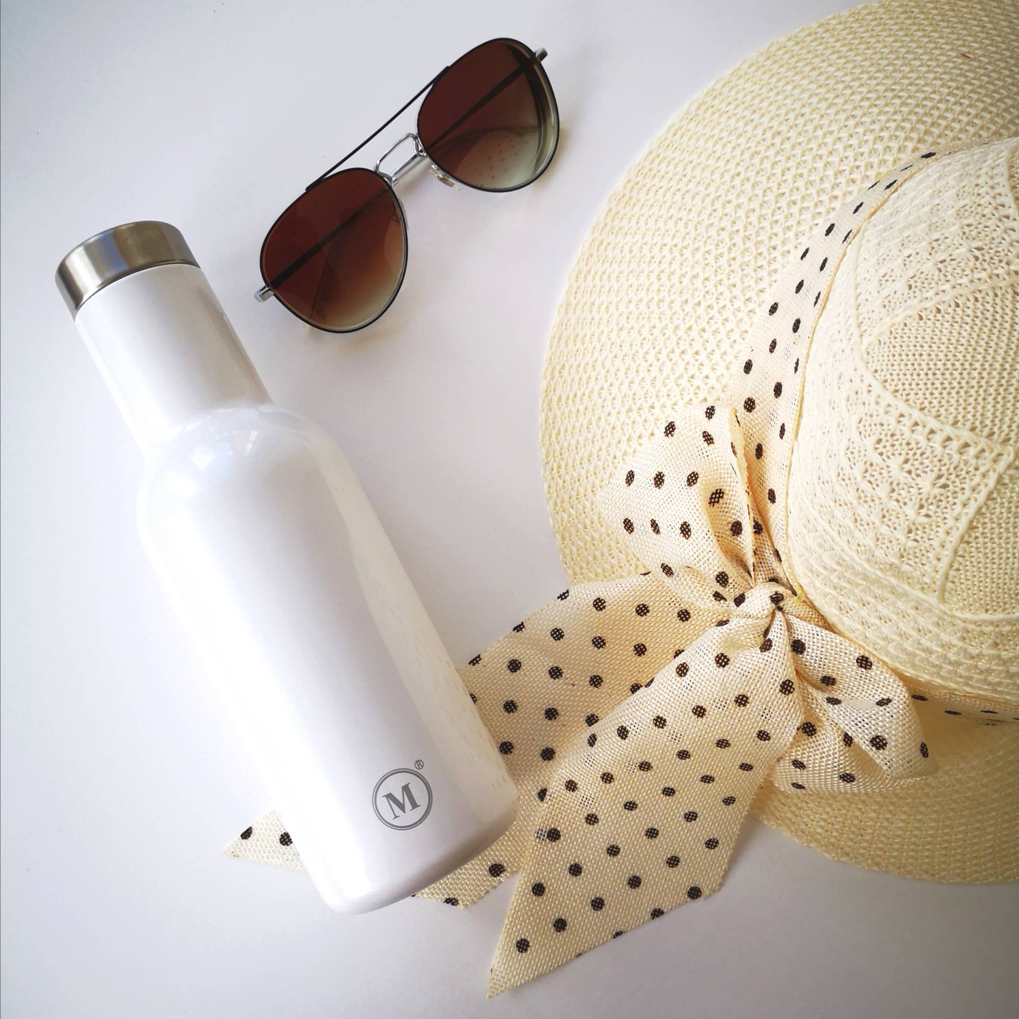 Minimal - Wholesale Water Bottle - Minimal Insulated Wine Bottle 600ml White2