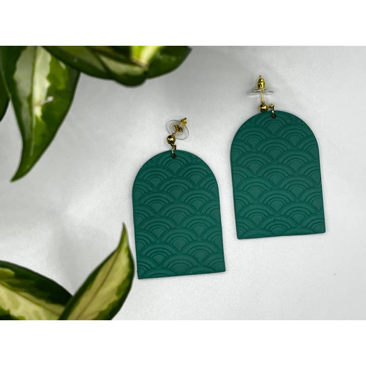 Pendientes Arch Clay, pendientes de escamas de pescado, para venta al por mayor de The Clay Arches