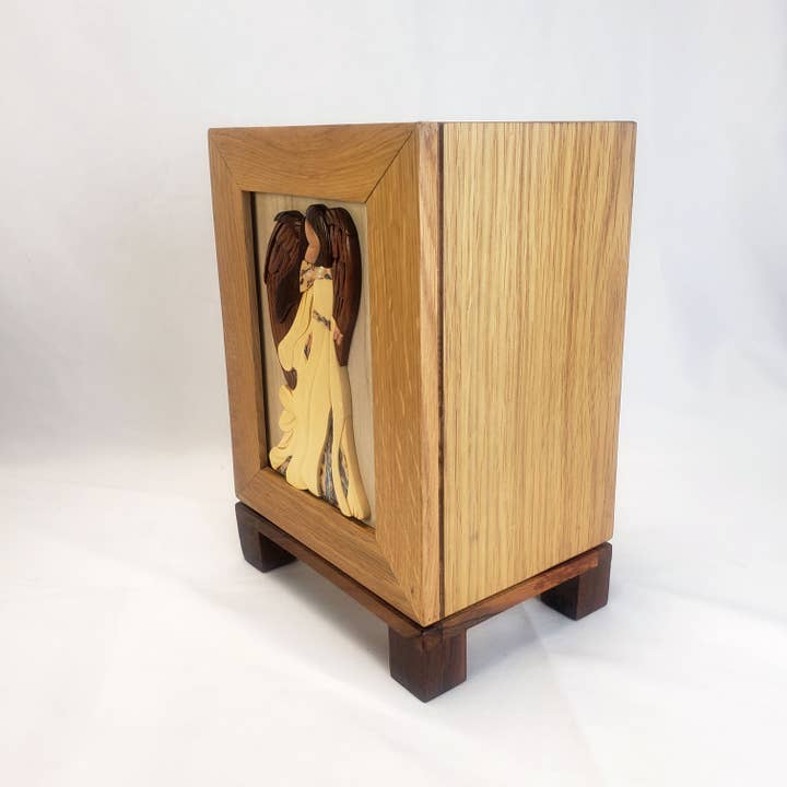 Positive Urns - Vente Urnes - Urne Ange Debout - Bois et coquille d'abalone faits à la main3